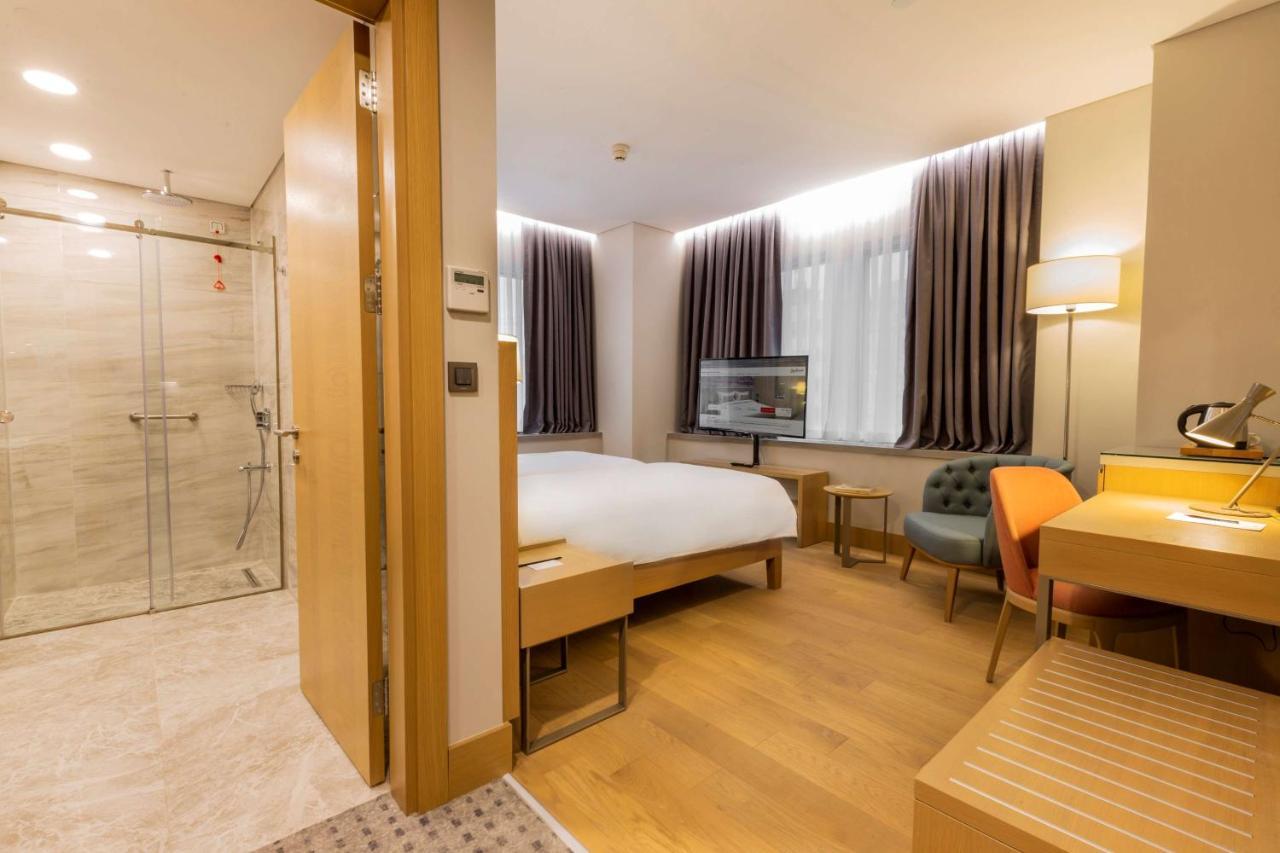 Radisson Hotel Istanbul Harbiye Экстерьер фото